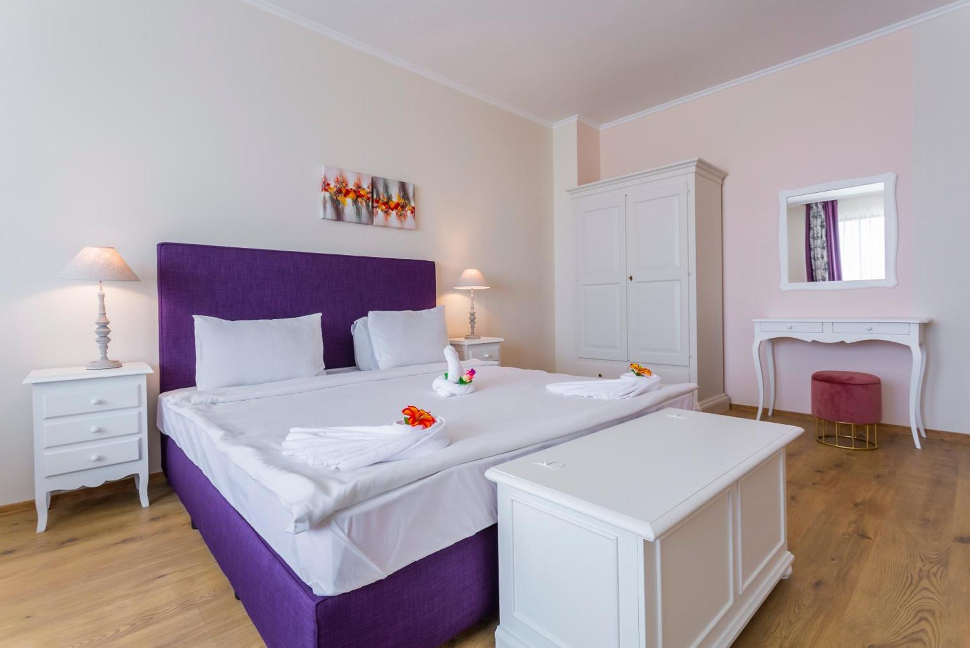 Gardenia Beach Palace Aparthotel Поморие Экстерьер фото