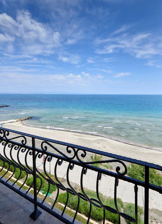 Gardenia Beach Palace Aparthotel Поморие Экстерьер фото