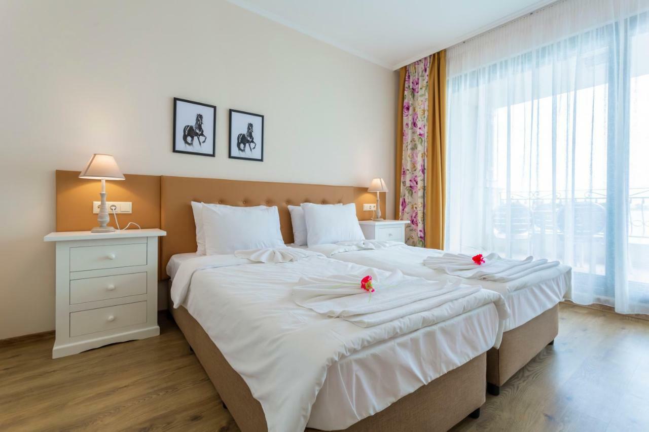 Gardenia Beach Palace Aparthotel Поморие Экстерьер фото